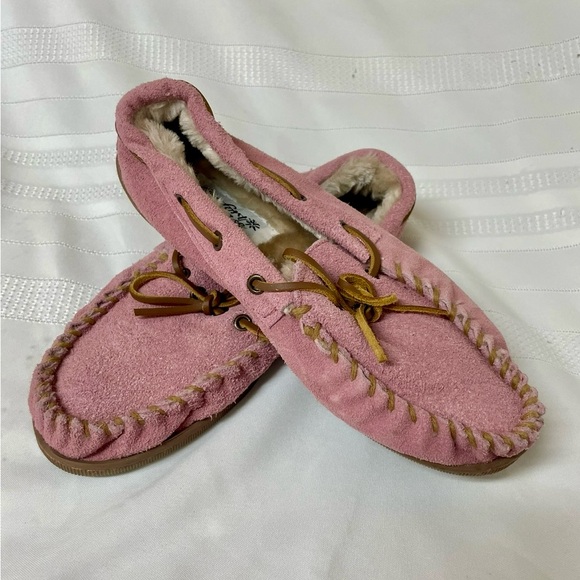 🎀Pink Suede Moccasin Slippers🎀 - Picture 9 of 14